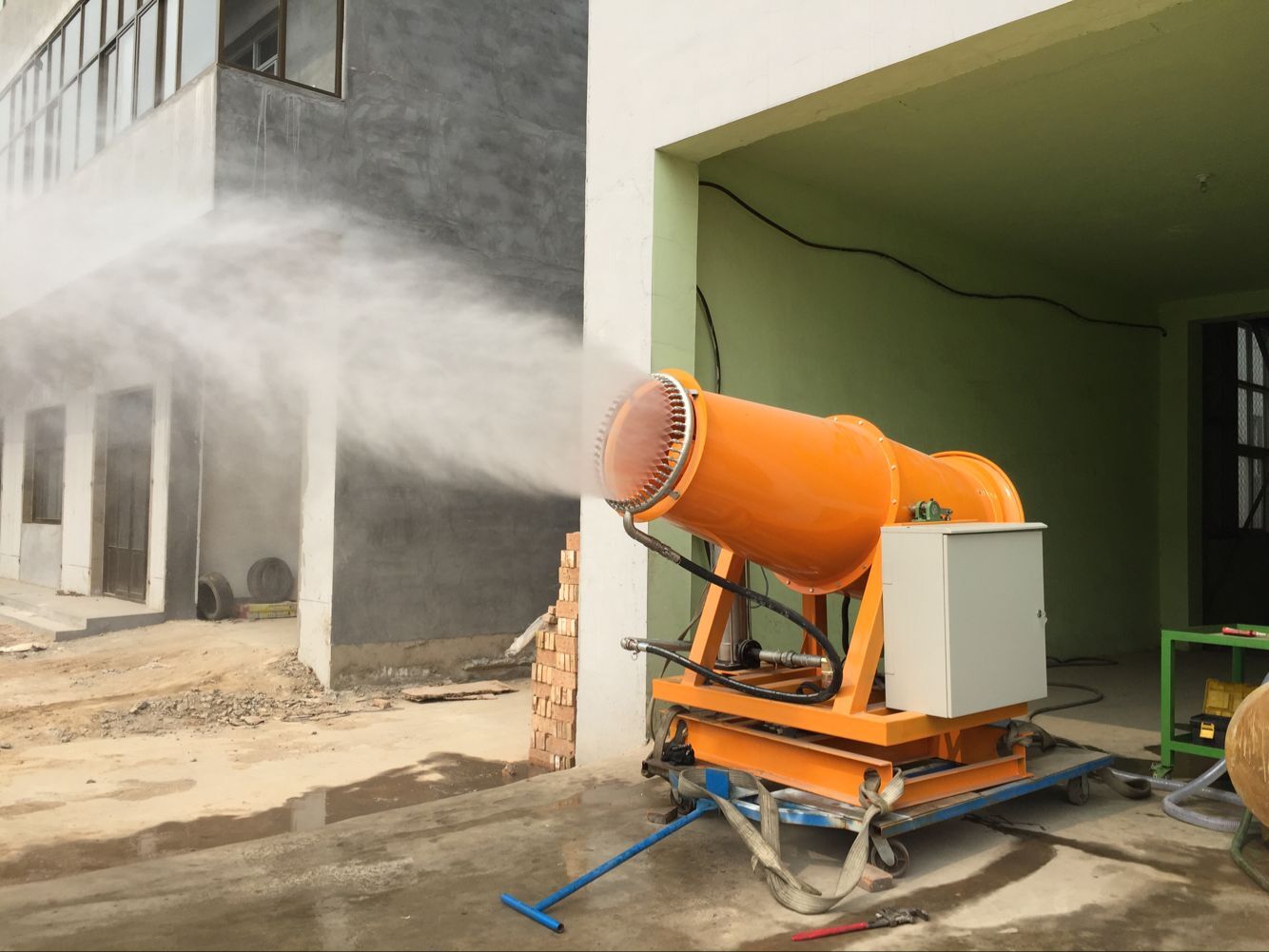 新型60米除塵噴霧機